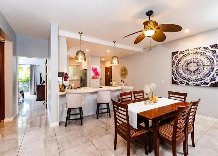 3-min Walk, Pool, Jacuzzi & Patio Holiday home Playa Flamingo